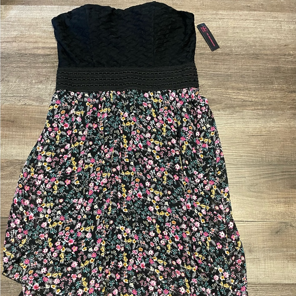 NWT Strapless Hanky Hem Dress